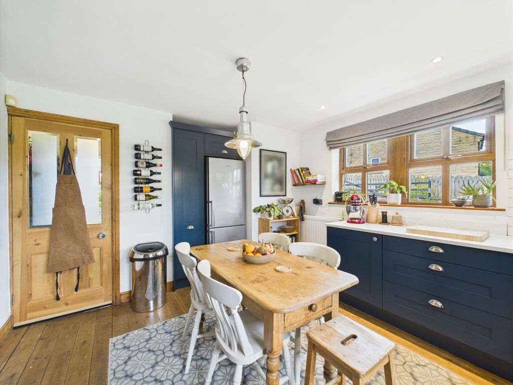 Property photo 3 of 31 Kitchen Breakfast Room