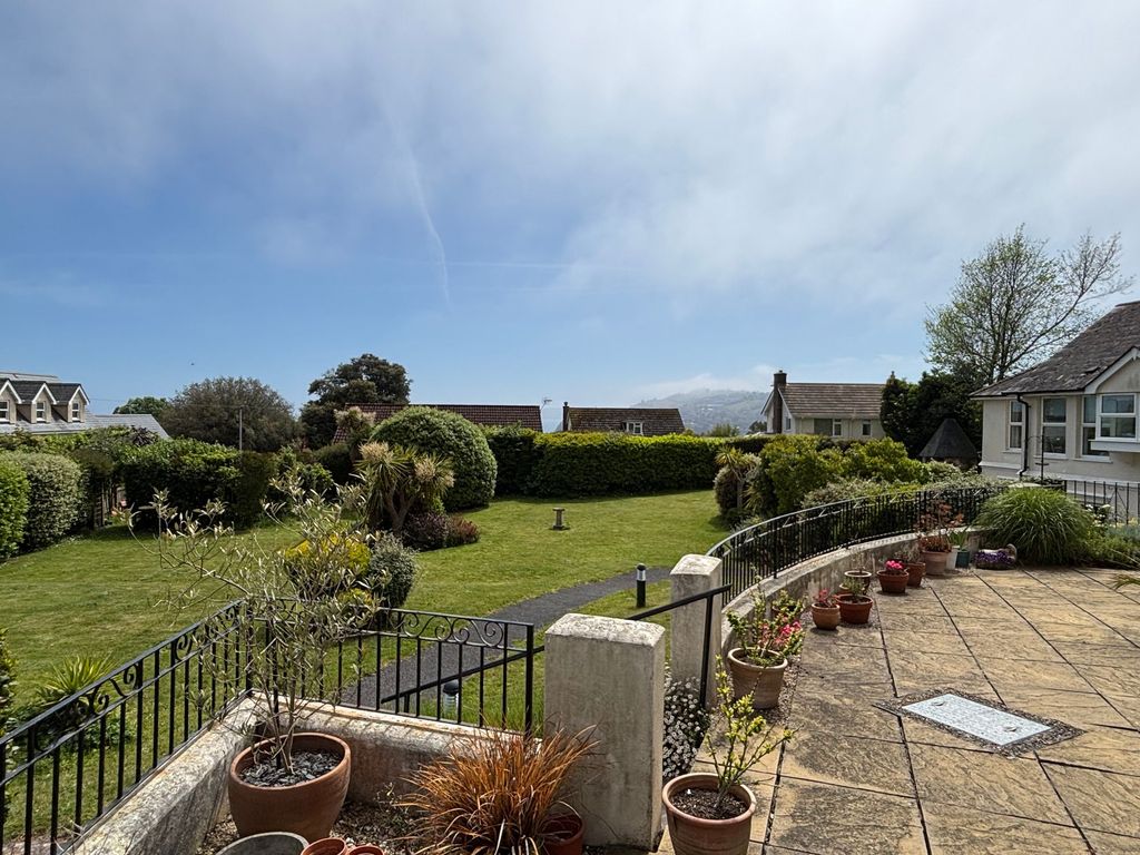 Property photo 1 of 13 Communal Garden