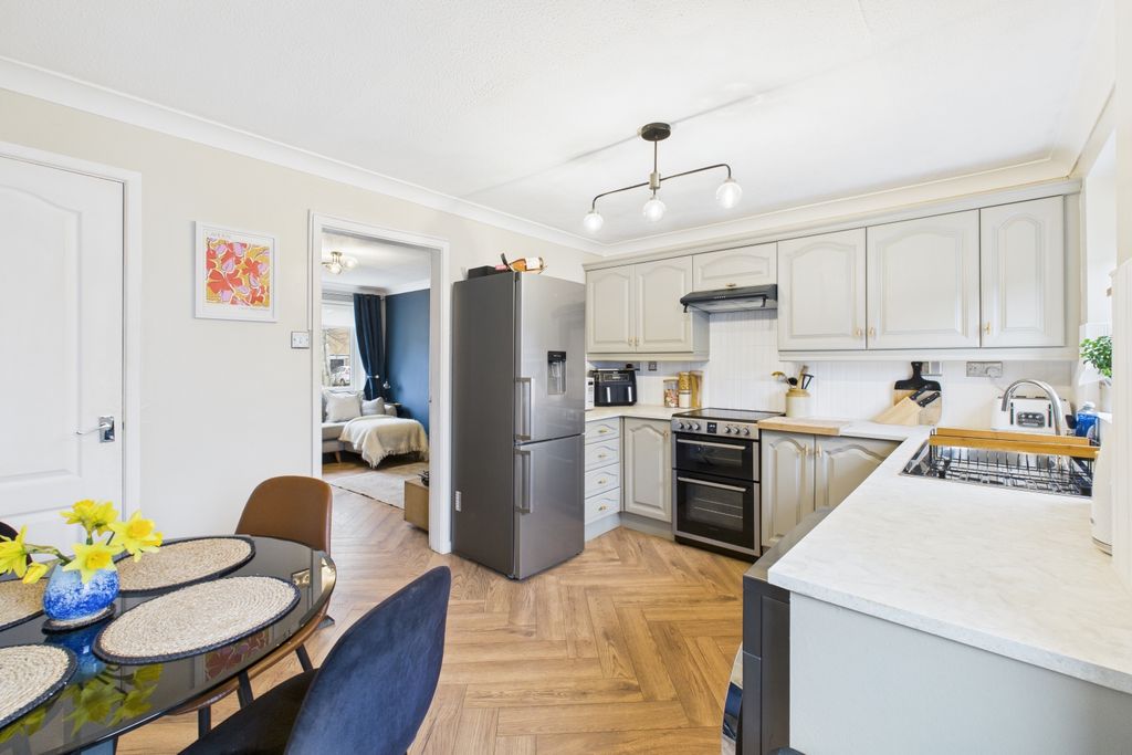 Property photo 1 of 15 Cam03162G0-Pr0402-Still008