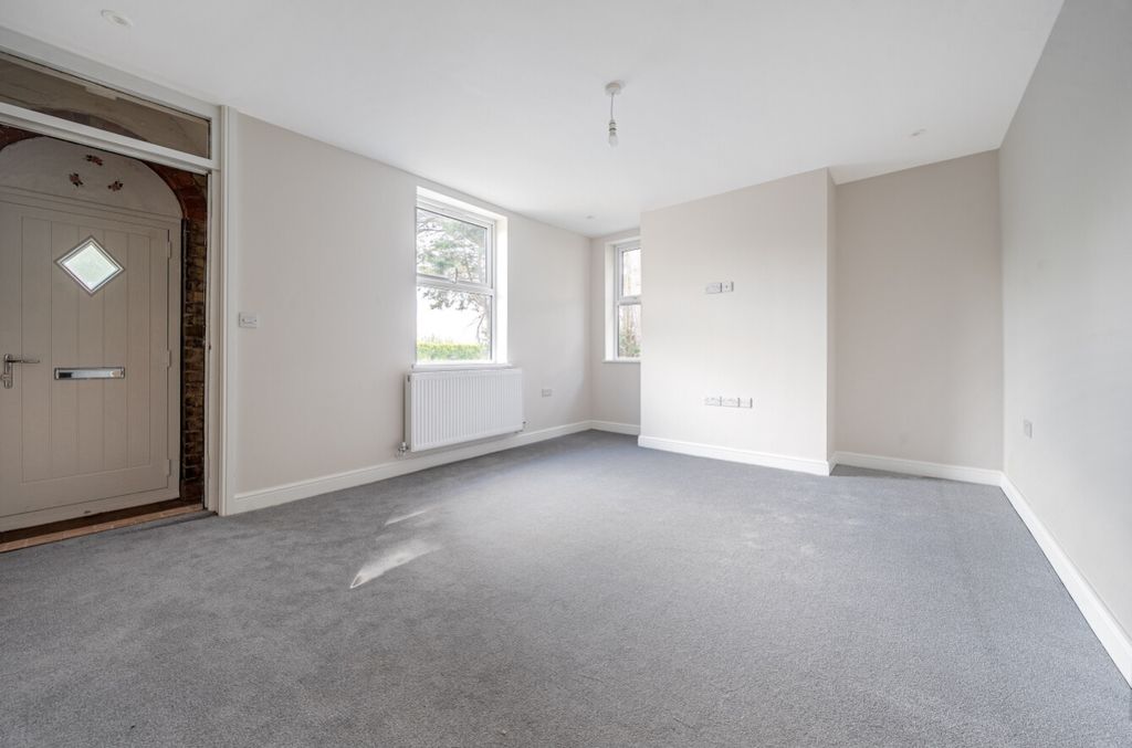 Property photo 3 of 19 1280179 (3)
