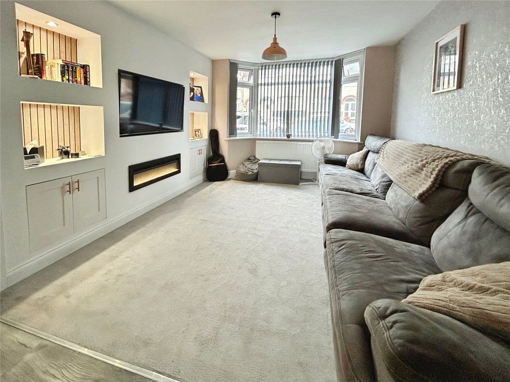 Property photo 3 of 17 Picture No. 09