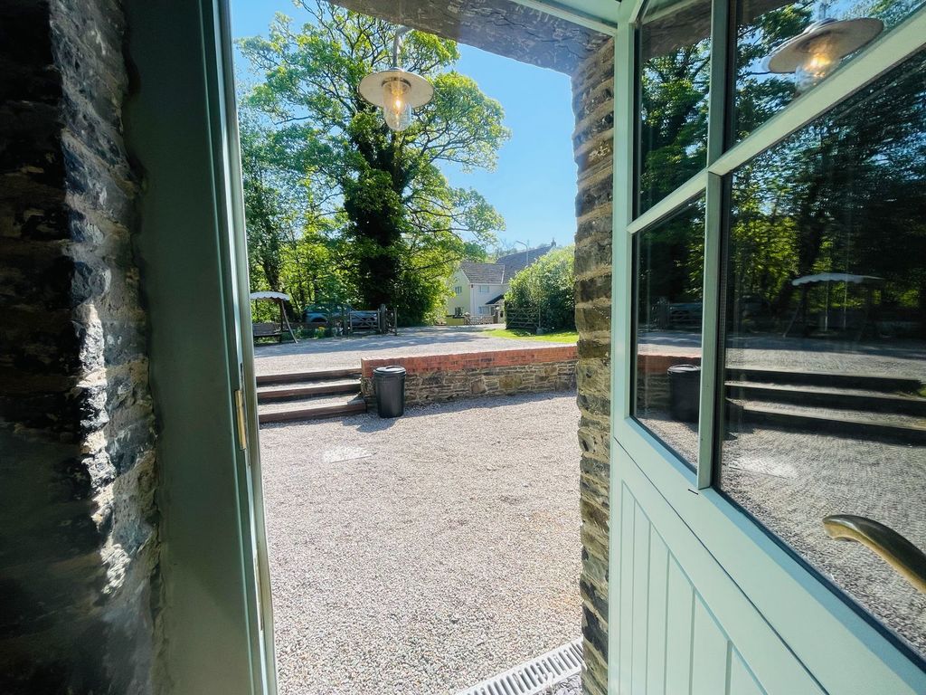 Property photo 3 of 25