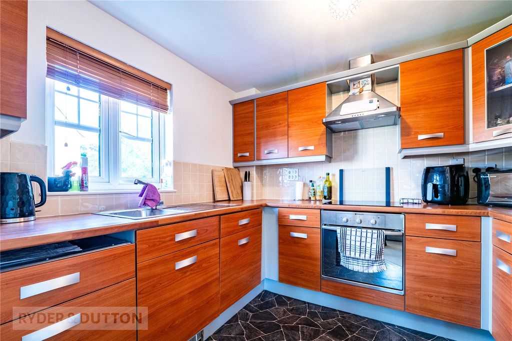 Property photo 2 of 13 Kitchen