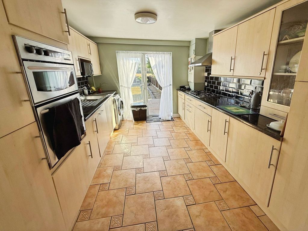 Property photo 3 of 21