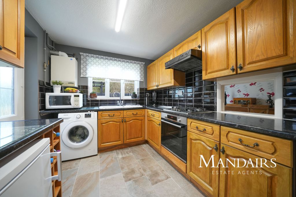 Property photo 3 of 35