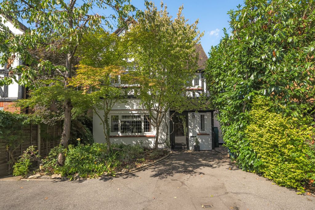 Property photo 1 of 16 Picture No. 04