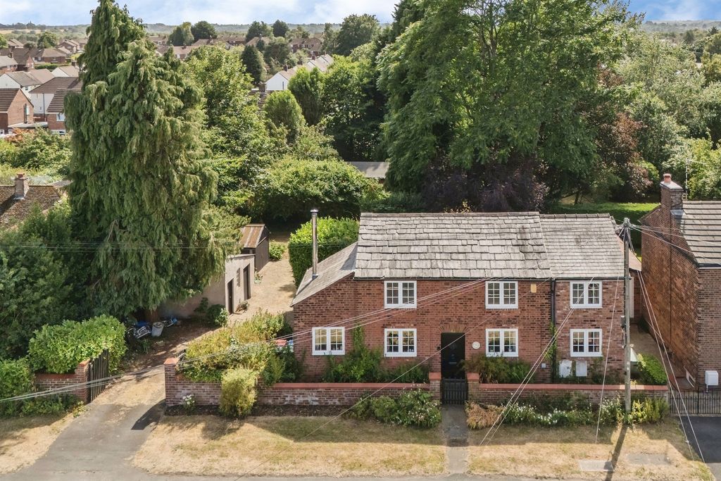 Property photo 2 of 34