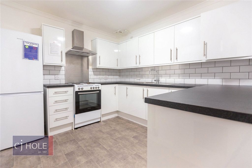 Property photo 1 of 18 Picture No. 32