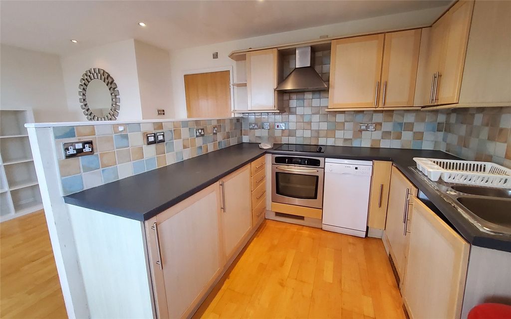 Property photo 3 of 14 Picture No. 17