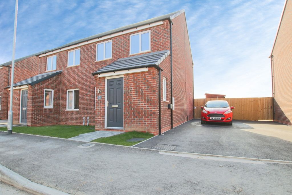 Property photo 1 of 13 4932141