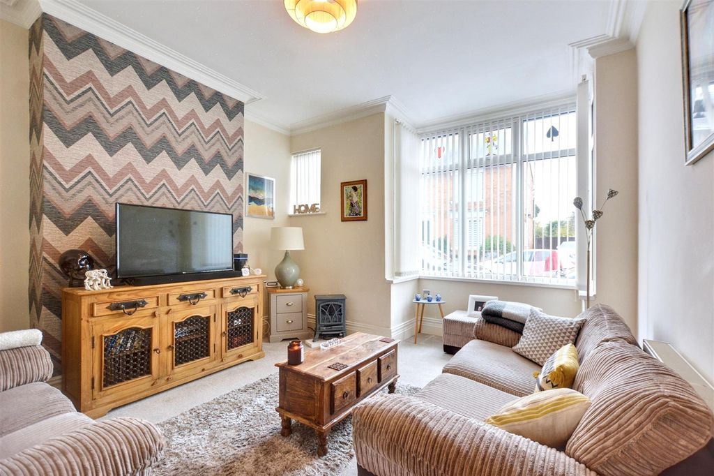 Property photo 2 of 20 Living Room