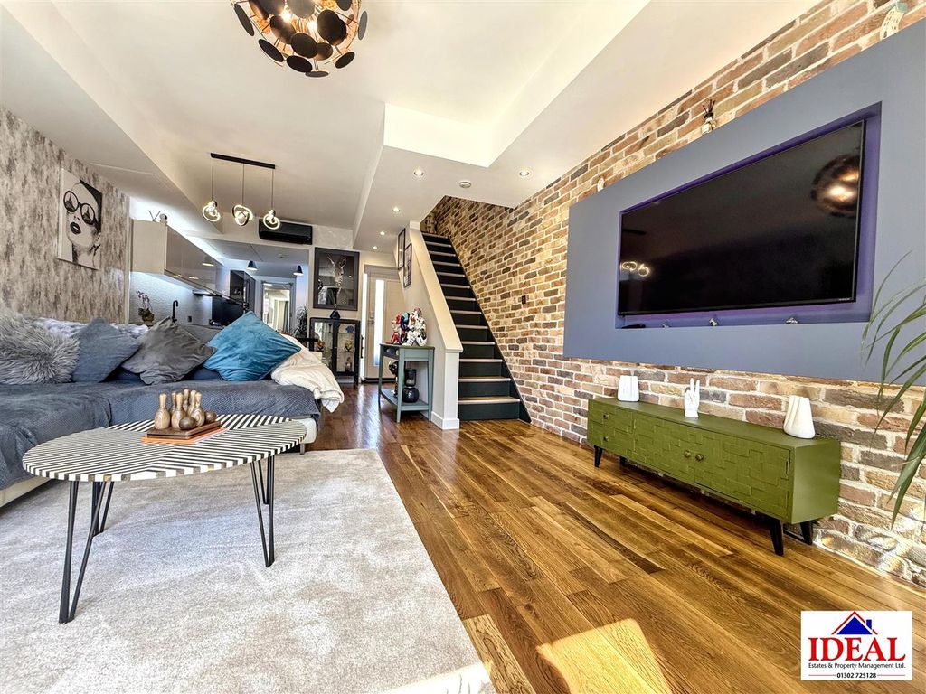 Property photo 2 of 22 Image00018.Jpg