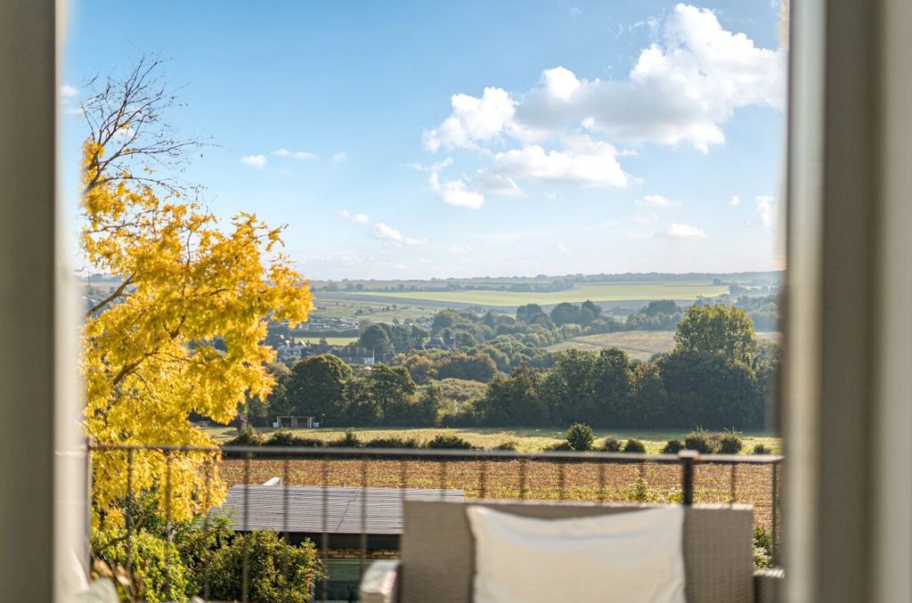 Property photo 2 of 24 1361310-7-68Dba23...