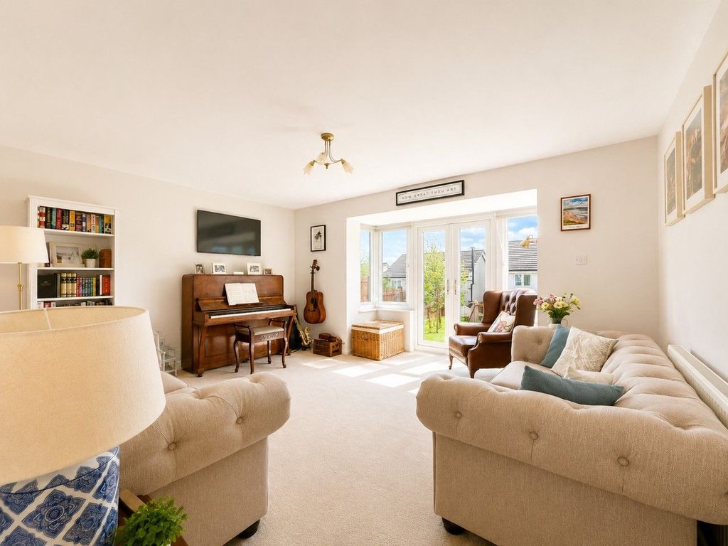 Property photo 3 of 31