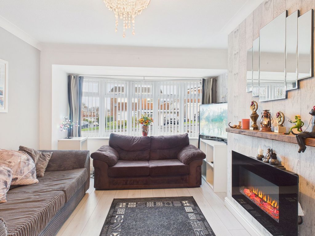 Property photo 2 of 15 Lounge