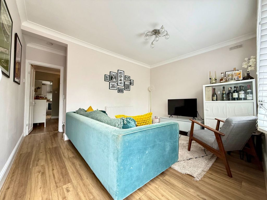 Property photo 2 of 8