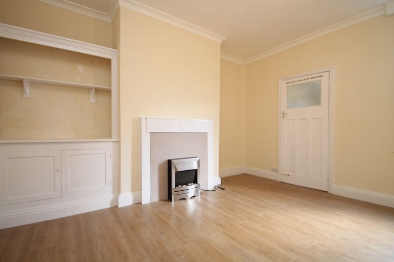 Property photo 1 of 9 Photo 7