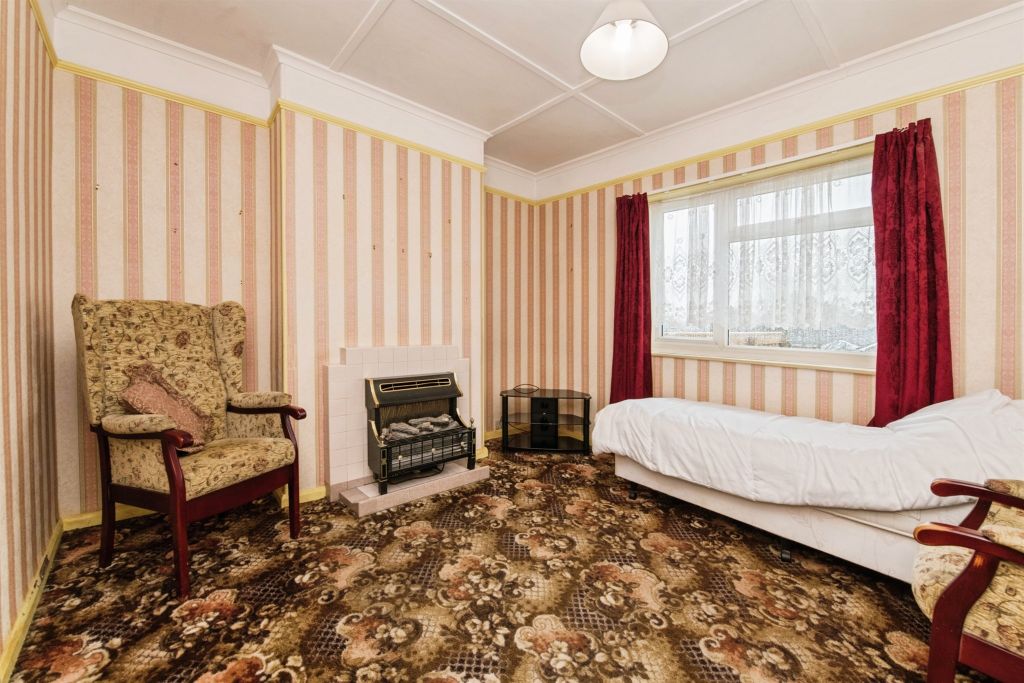 Property photo 2 of 21