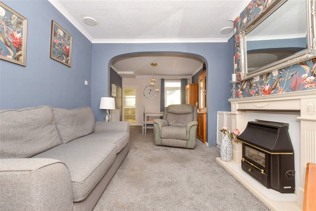 Property photo 1 of 16 Lounge