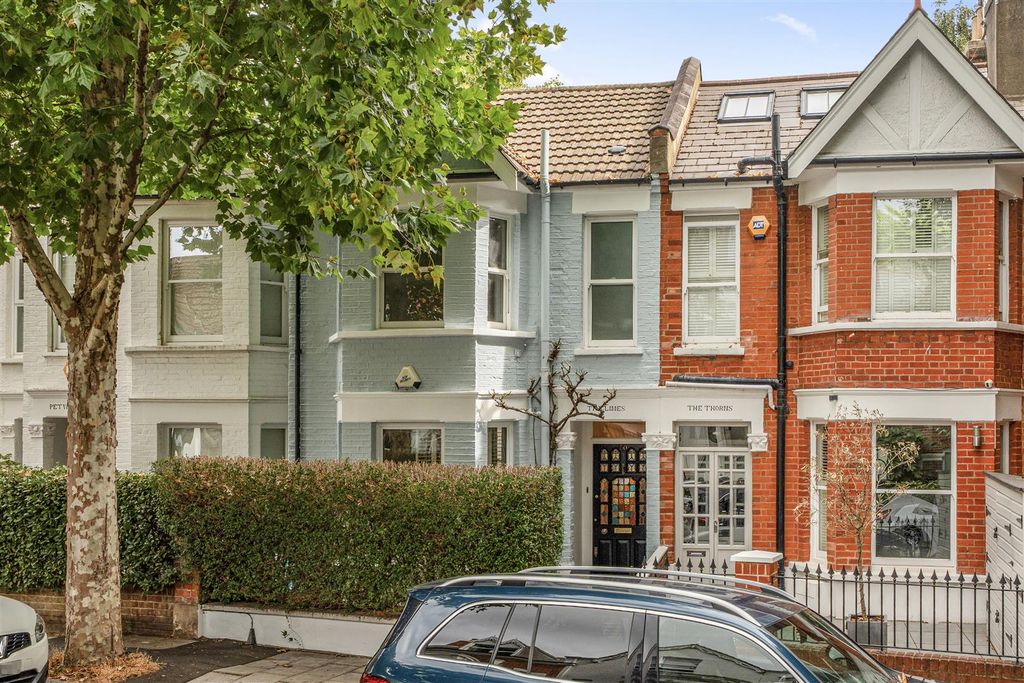 Property photo 1 of 15 For Sale - Thorney Hedge Road, W4