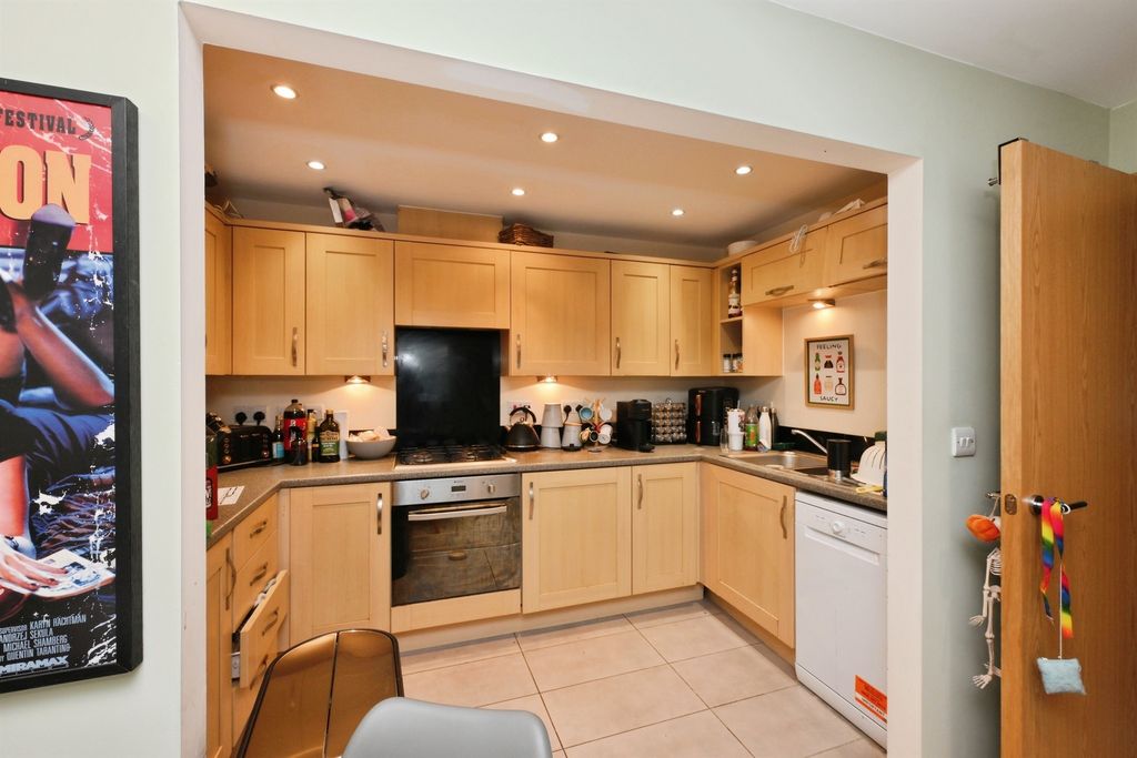 Property photo 3 of 17