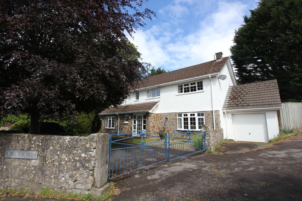 Property photo 1 of 33