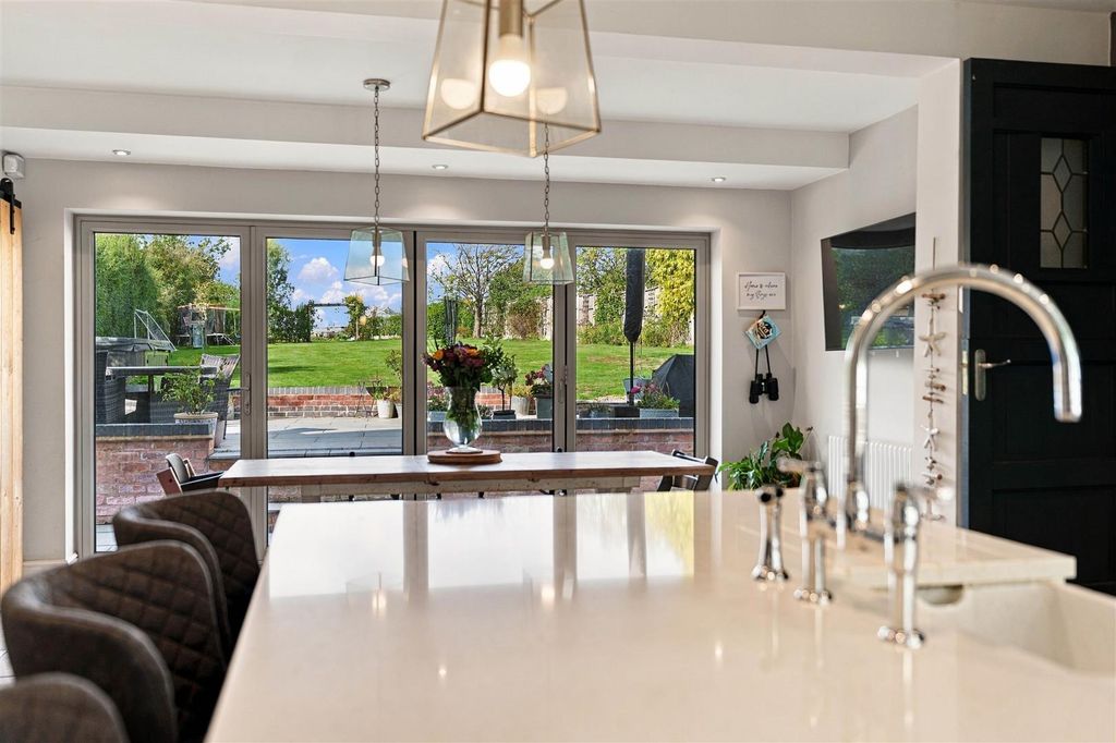Property photo 2 of 47 Kitchen