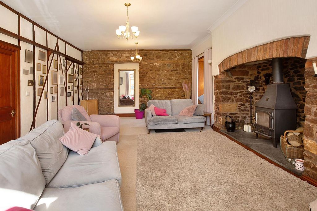 Property photo 3 of 24