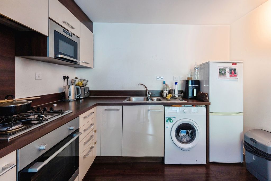 Property photo 3 of 6 Pbox-Img.Jpg