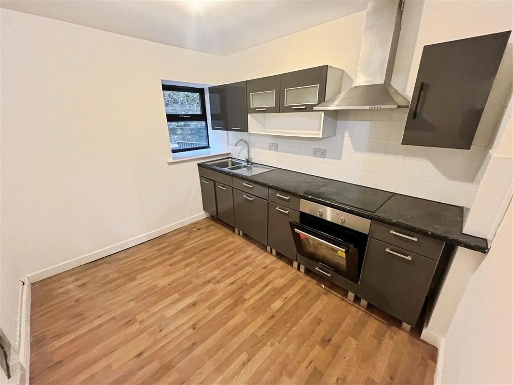 Property photo 1 of 5 Kitchen