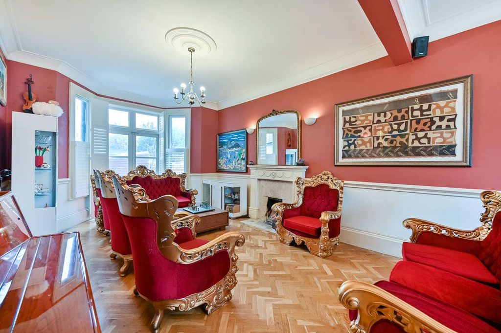 Property photo 3 of 37