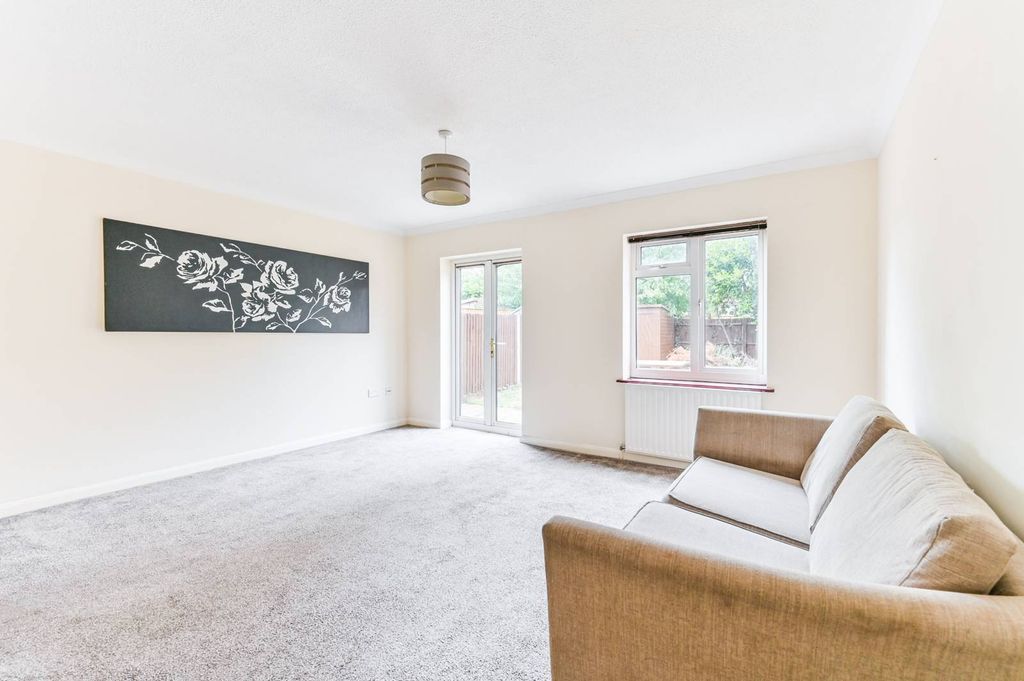 Property photo 3 of 13