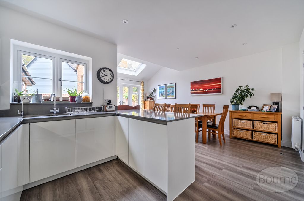 Property photo 3 of 21 Fae5dc55-4819-4Cb...