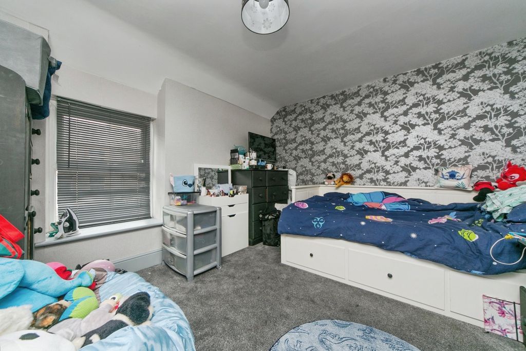 Property photo 3 of 10 Pbox-Img.Jpg