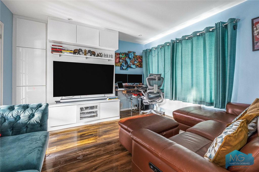 Property photo 2 of 26 Picture No. 29