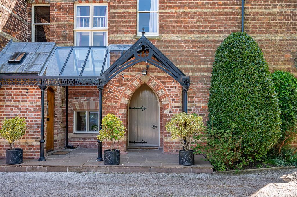 Property photo 3 of 50