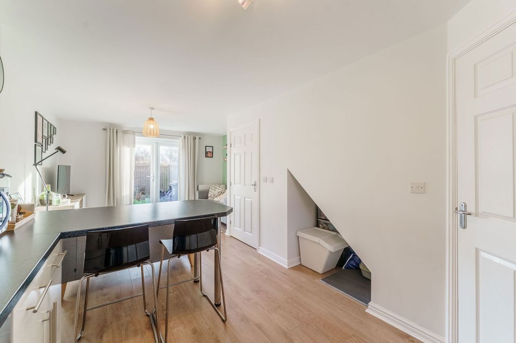 Property photo 2 of 25