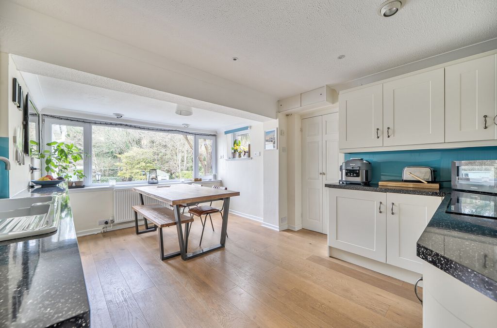 Property photo 3 of 45 1401664-16-69721c...