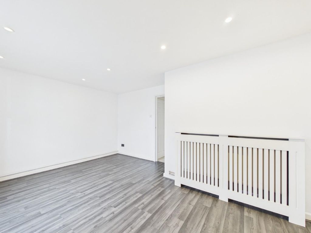 Property photo 2 of 22 Cam01576G0-Pr0342-Still017.Jpg