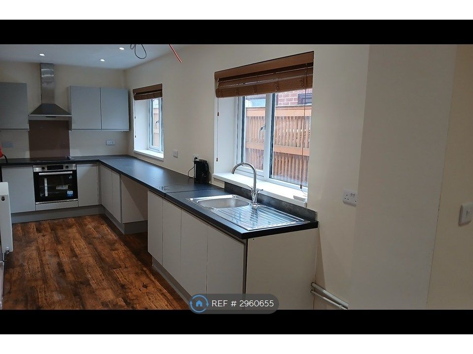 Property photo 1 of 14 Kitchen