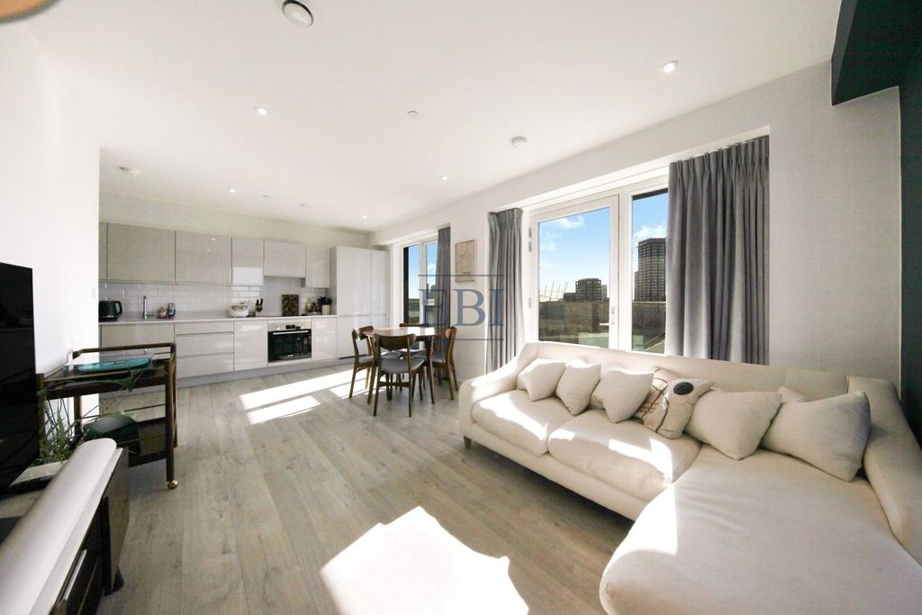 Property photo 3 of 14 Picture No. 06