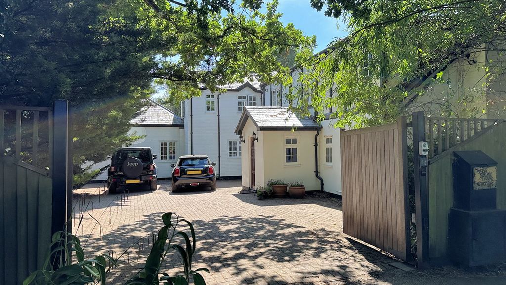 Property photo 1 of 37