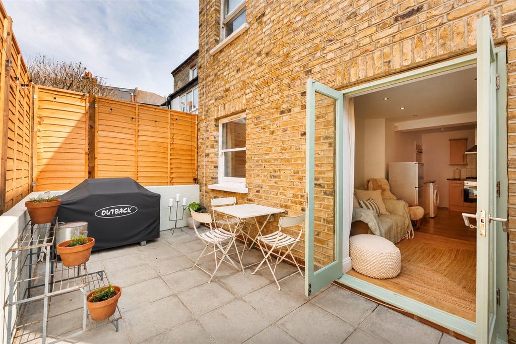 Property photo 2 of 8 Picture No. 10