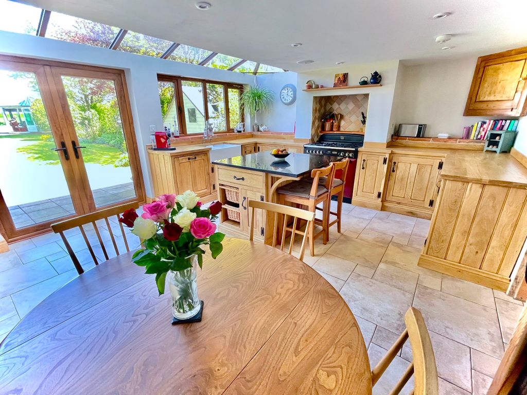 Property photo 2 of 45