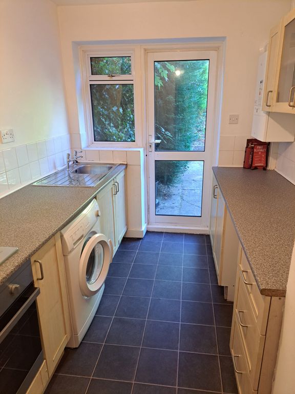 Property photo 2 of 8 210 Pba - Kitchen 1