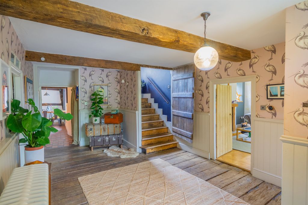 Property photo 3 of 58