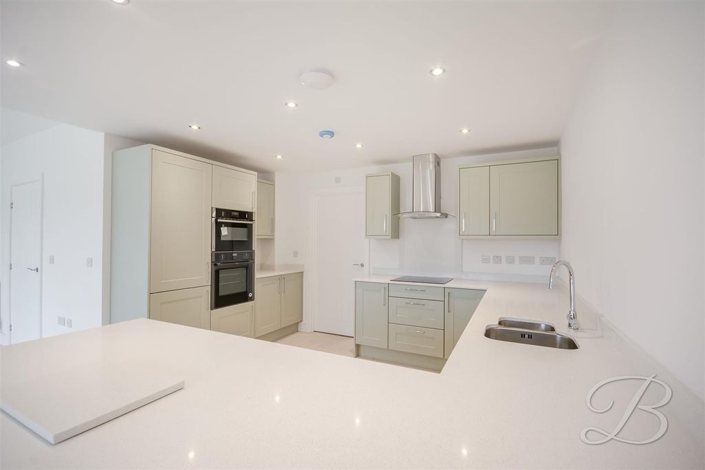 Property photo 2 of 25 U4Mkuzihukoiwhtx9N67Oa.Jpg