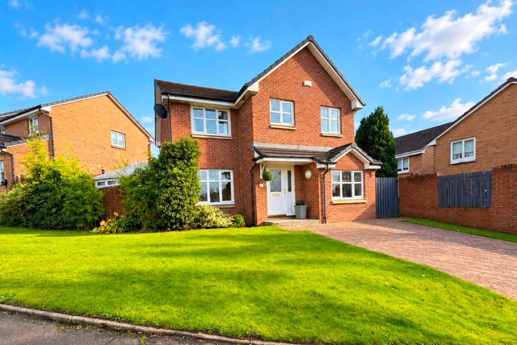 Property photo 1 of 32
