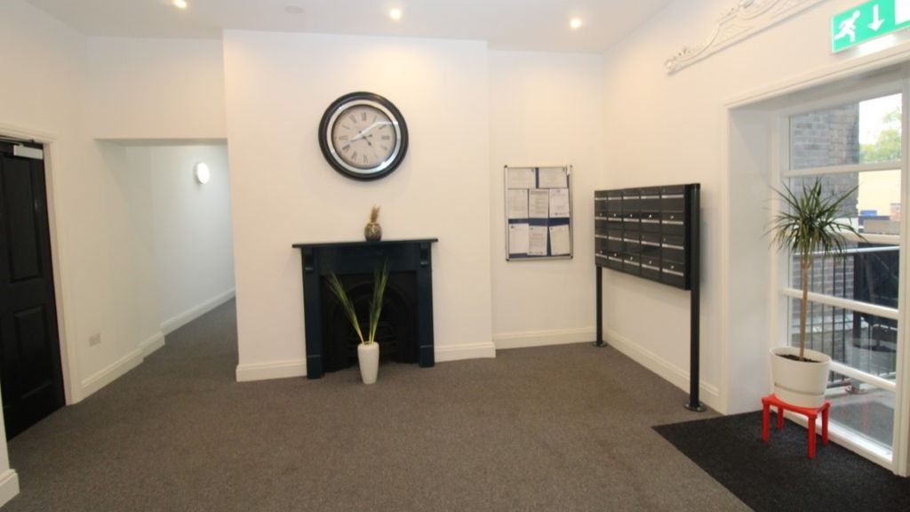 Property photo 2 of 19 Entrance/Lobby
