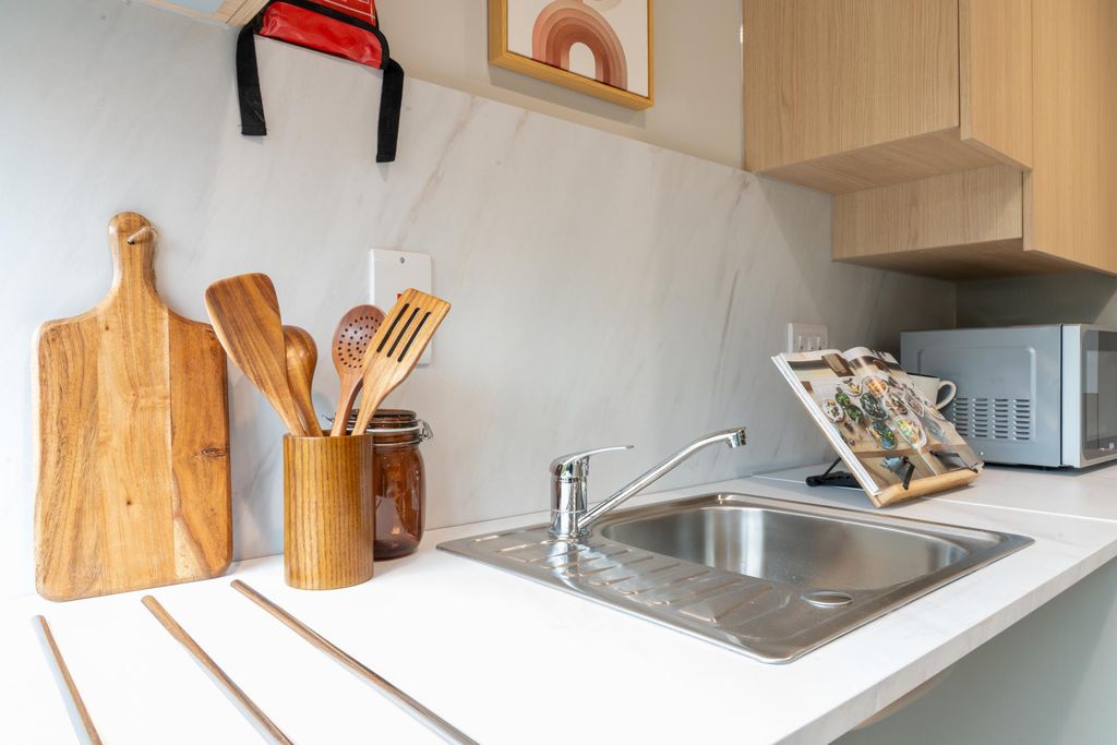 Property photo 3 of 20 Kitchen Area